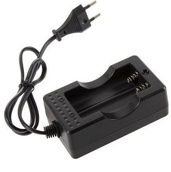 XTAR nabíječka baterií 18650 z USB, MC-2